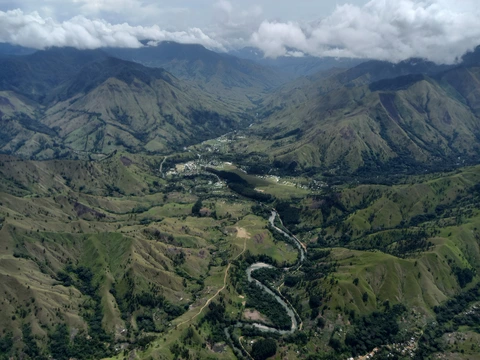 Menyamya valley from the North